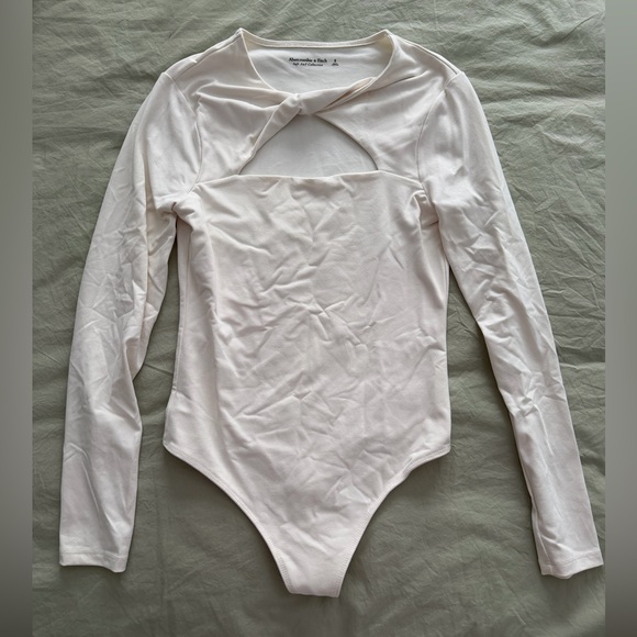 Abercrombie & Fitch Tops - Abercrombie & Fitch Cream Long Sleeve Bodysuit
